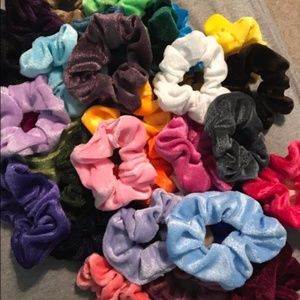 60 velvet scrunchies